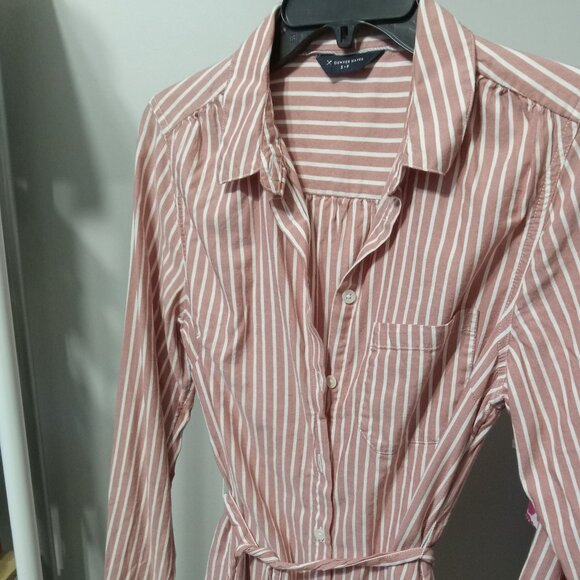 Denver Hayes Dresses & Skirts - Ladies Denver Hayes belted long sleeve striped dress barely worn size small